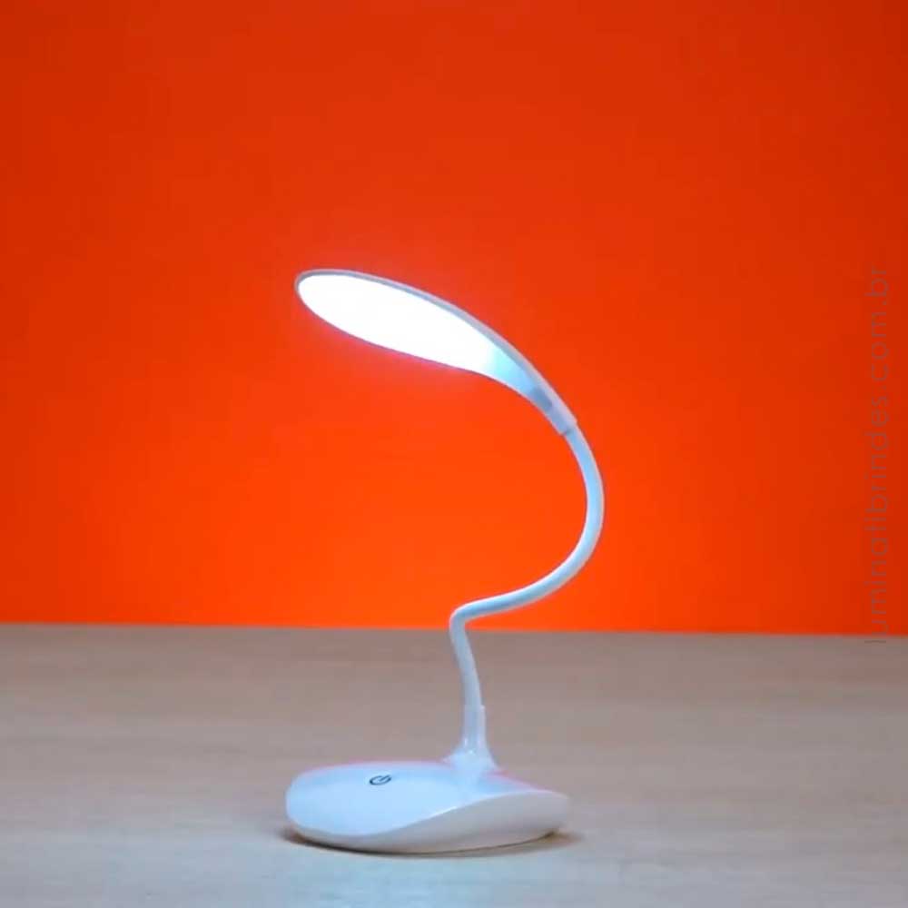Luminária Venus com carregador USB
